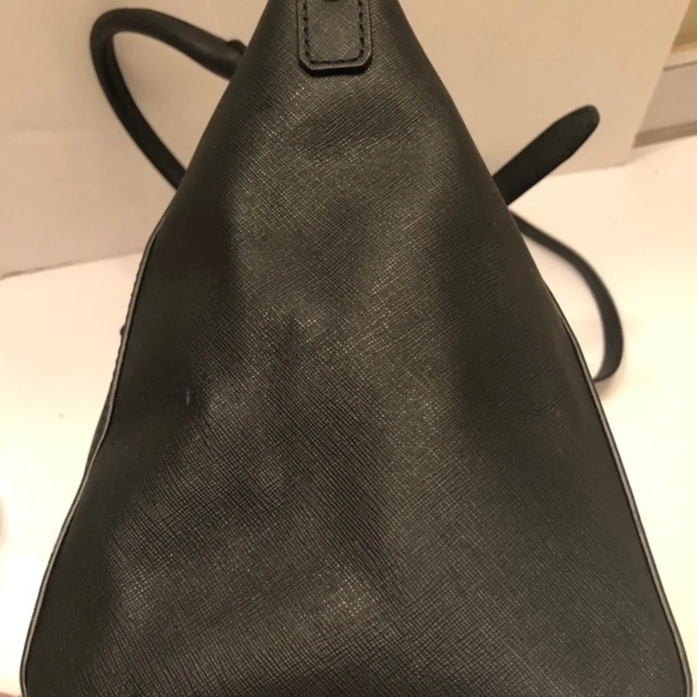 Michael kors black two way zipper bag satchel